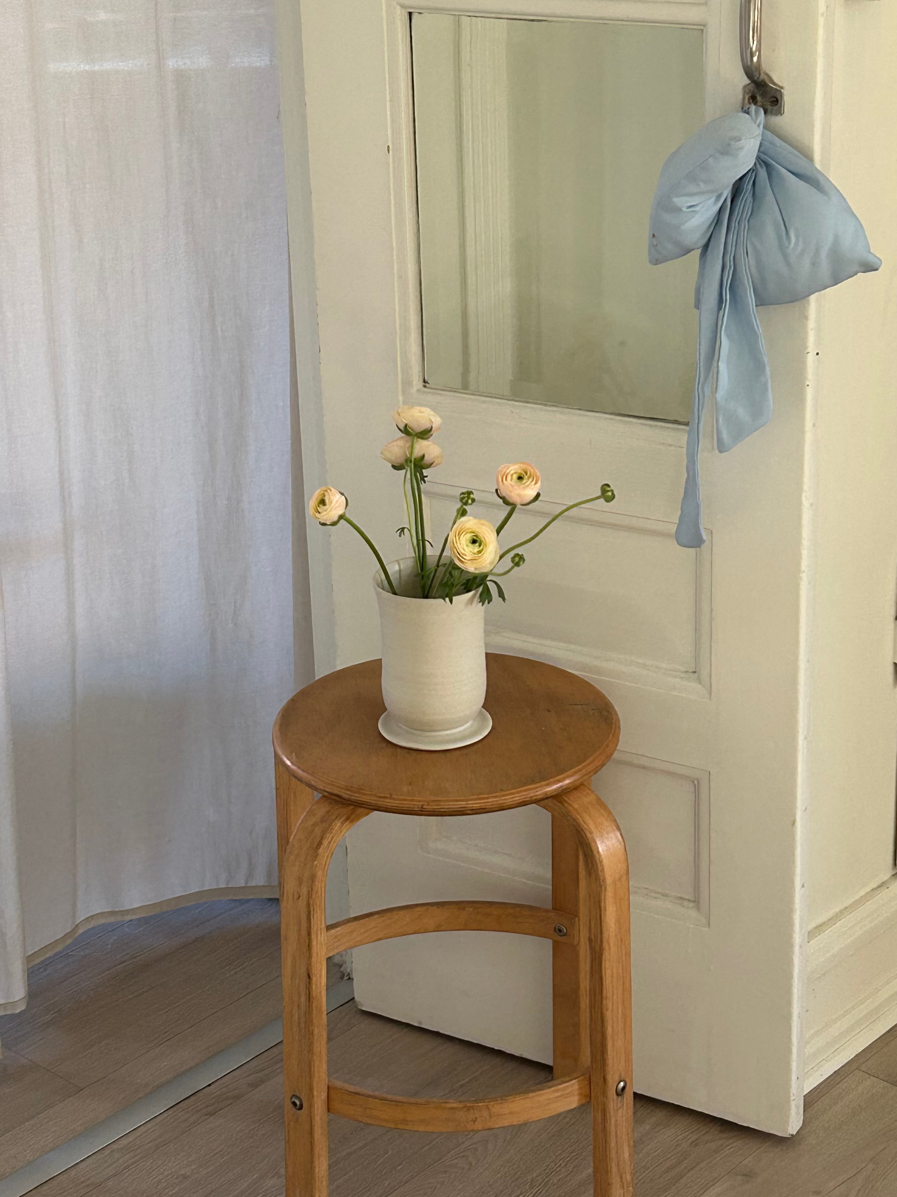 Unika vase på fod