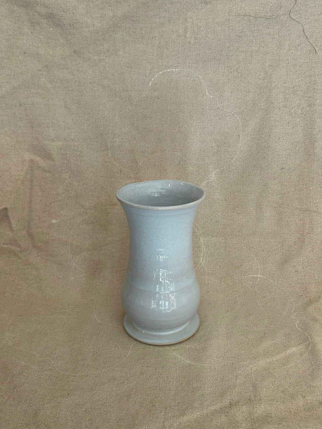 Unika vase på fod