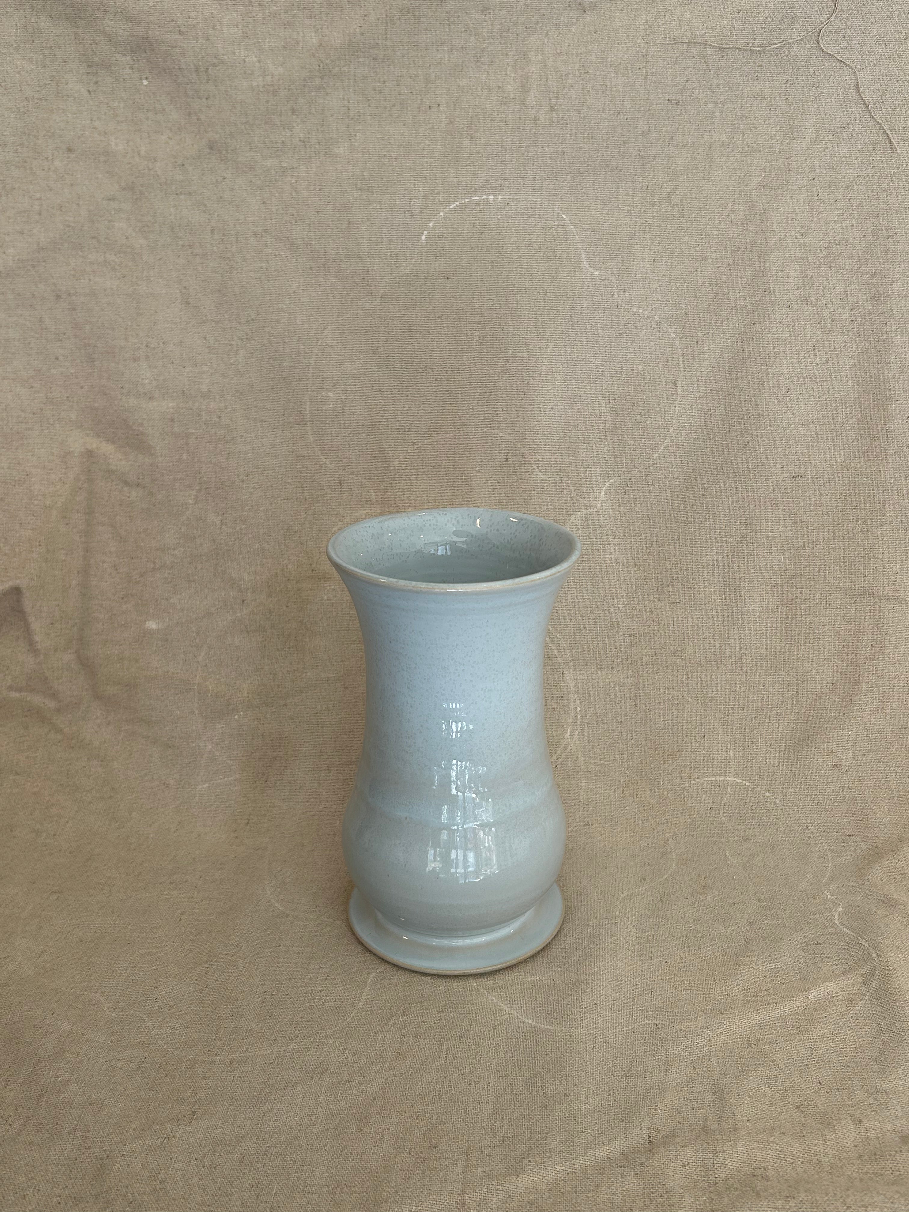 Unika vase på fod