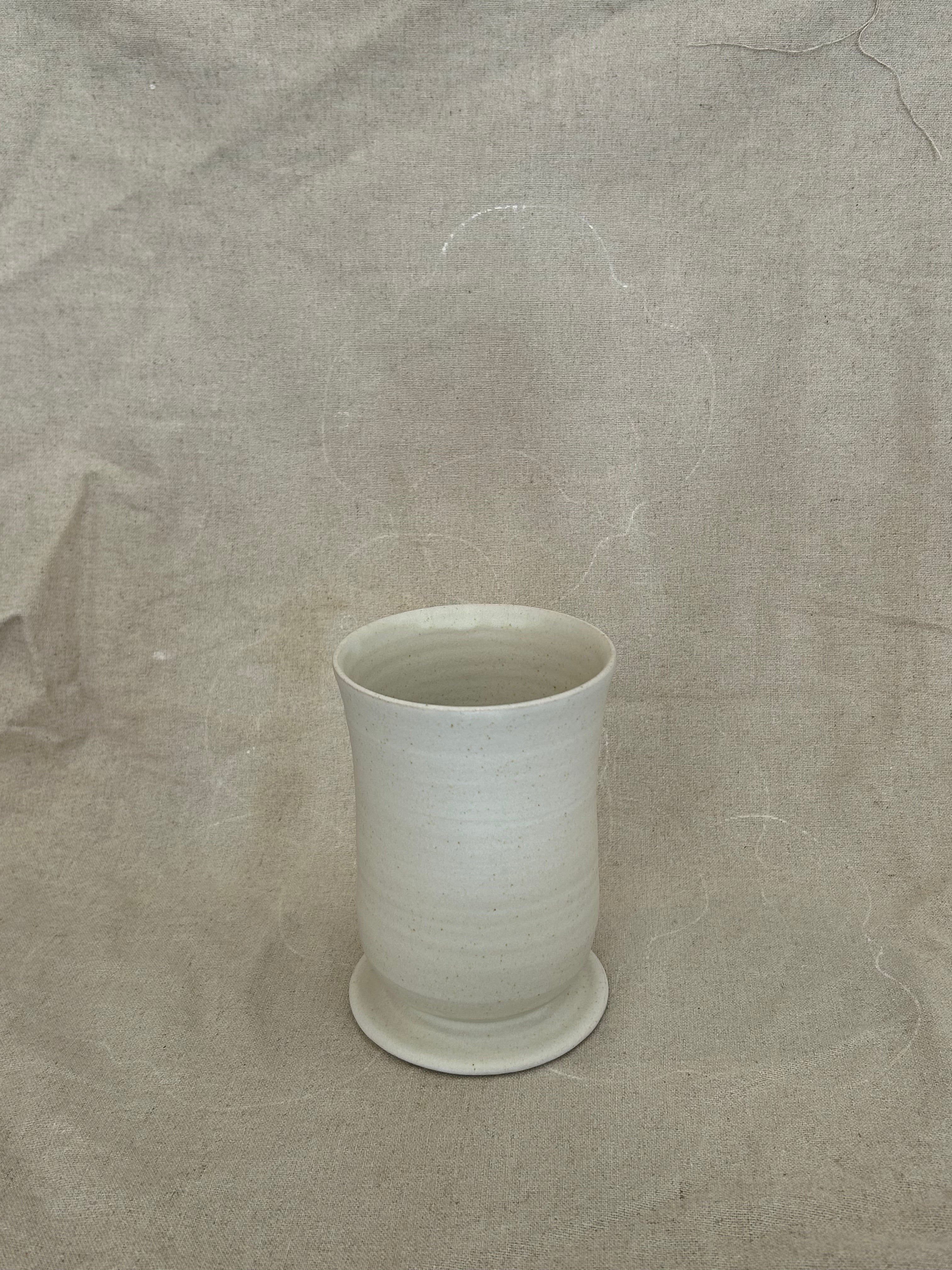 Unika vase på fod