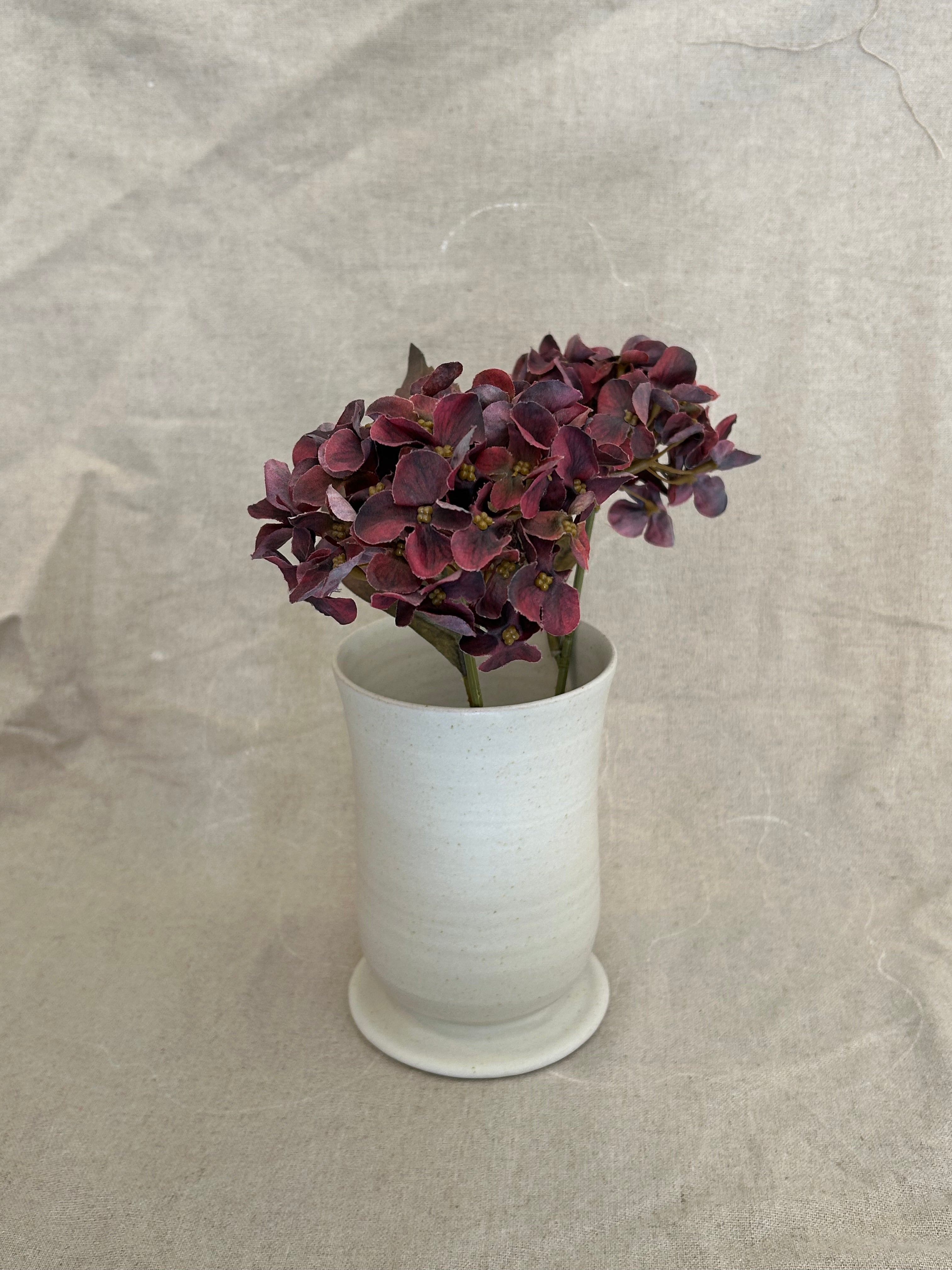 Unika vase på fod