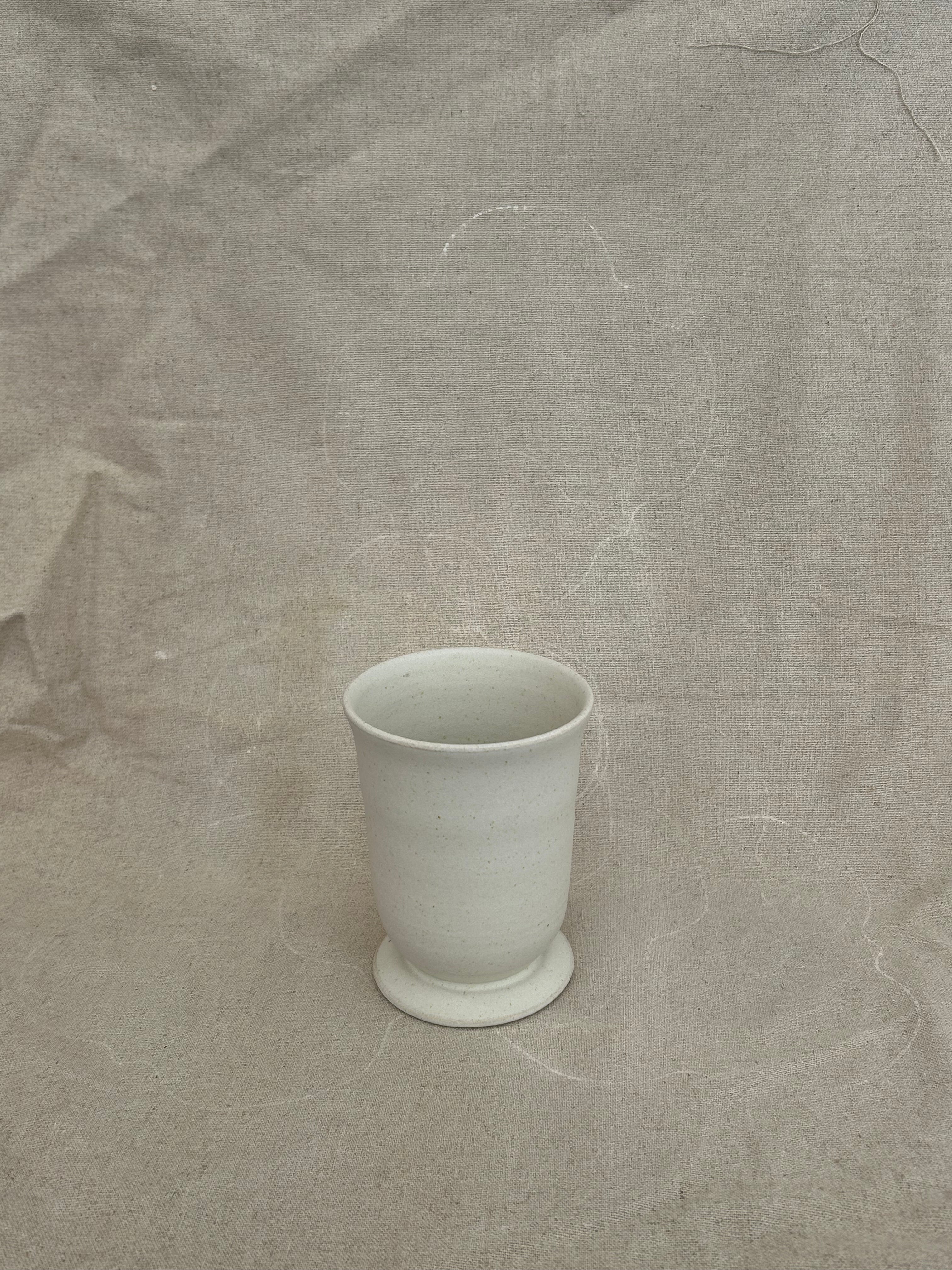 Unika vase på fod