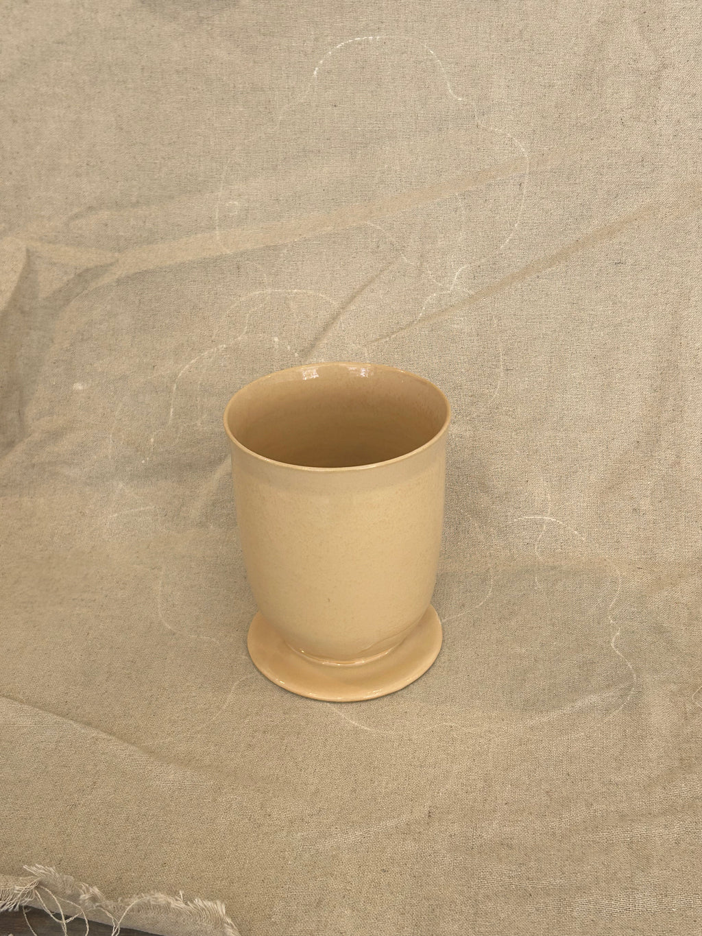 Unika vase på fod