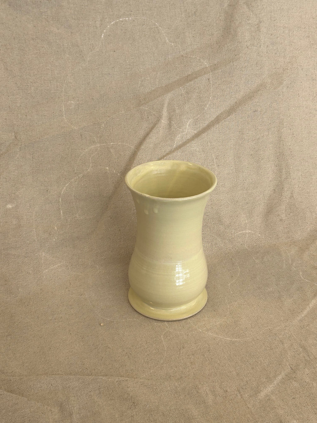 Unika vase på fod