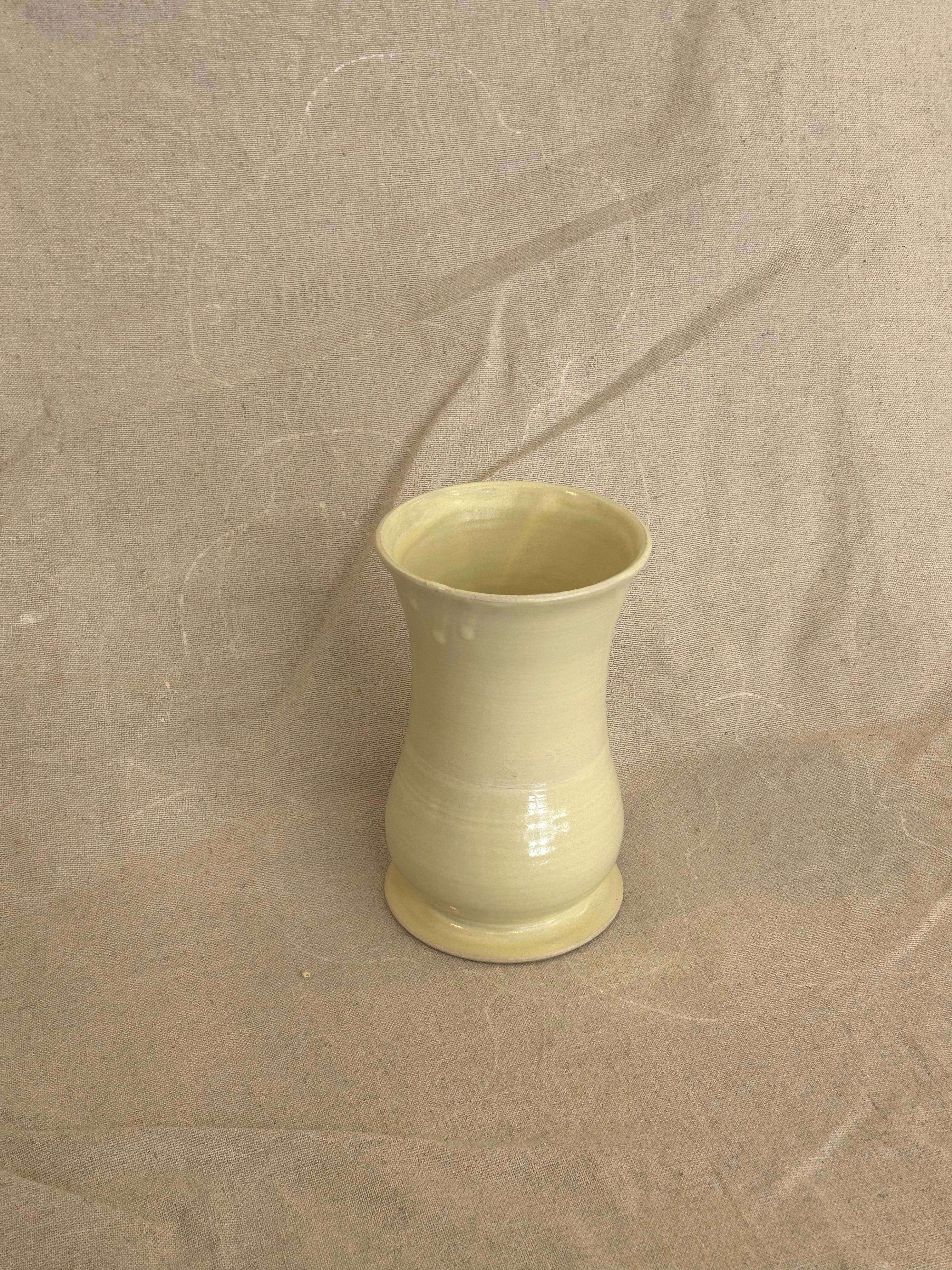 Unika vase på fod