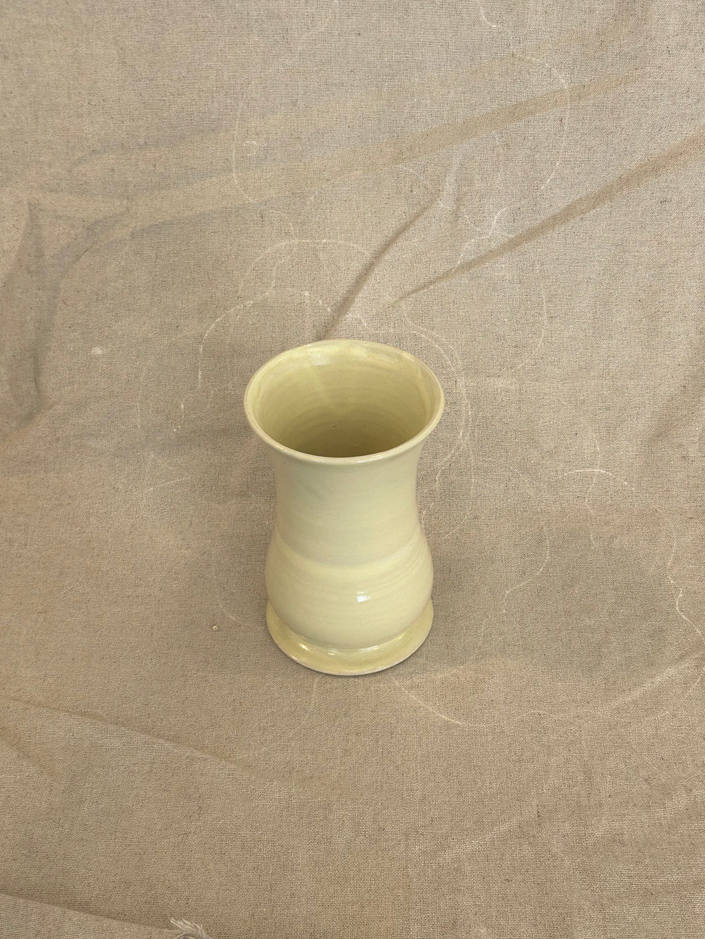 Unika vase på fod