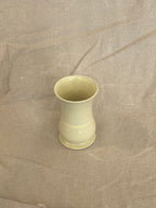 Unika vase på fod