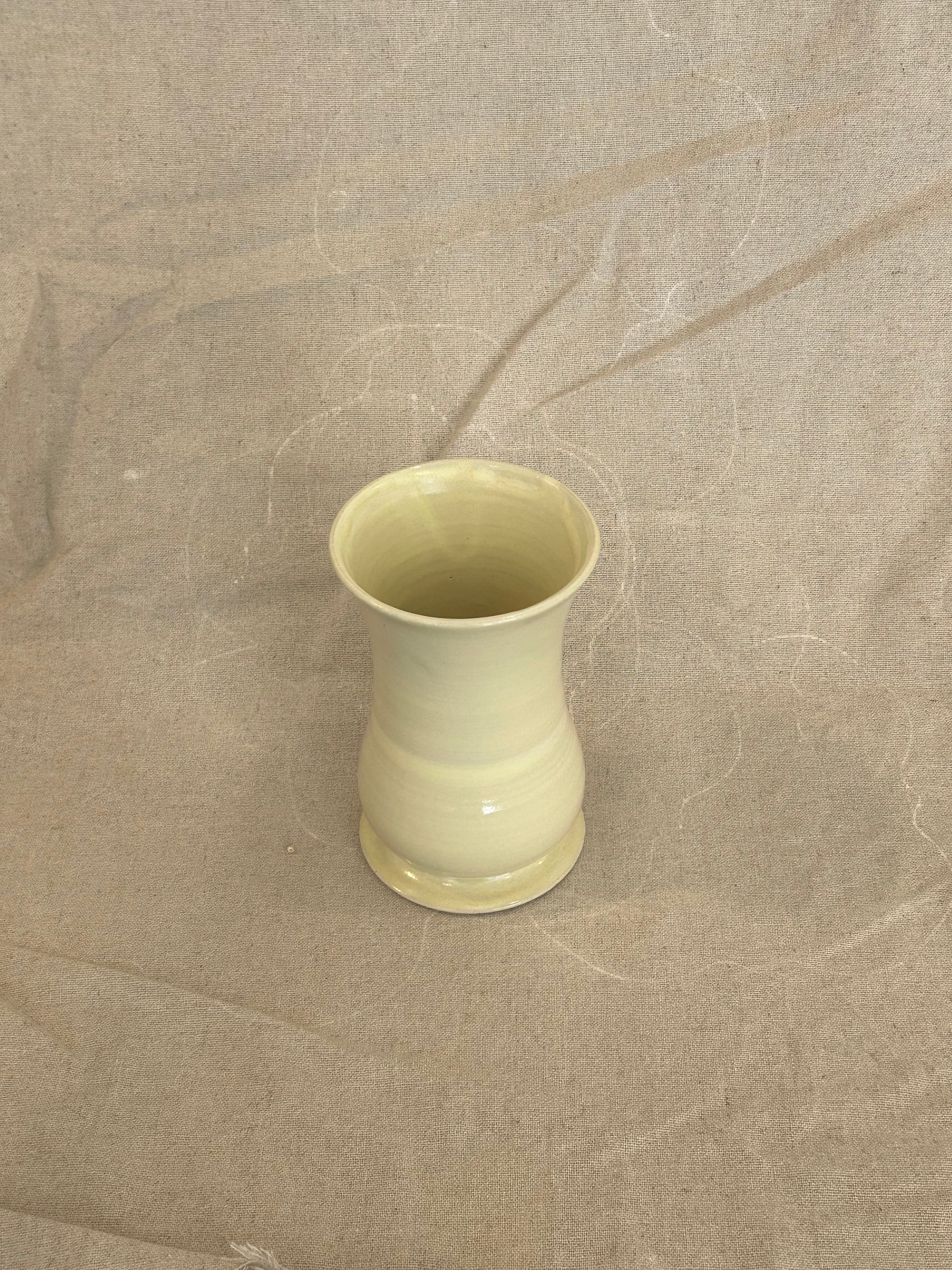 Unika vase på fod